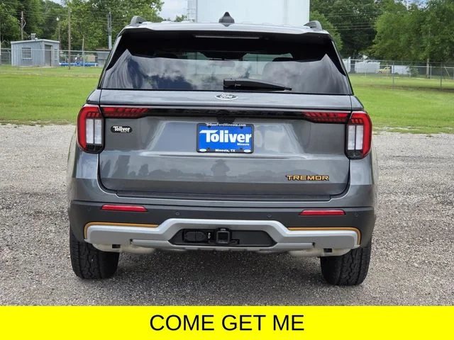 New 2026 Carbonized Gray Metallic Ford Tremor® image 5