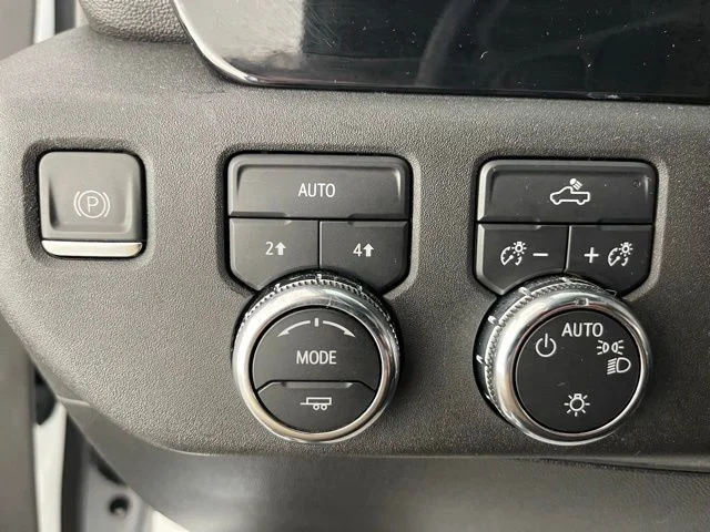 Used 2023 White GMC SLE image 36