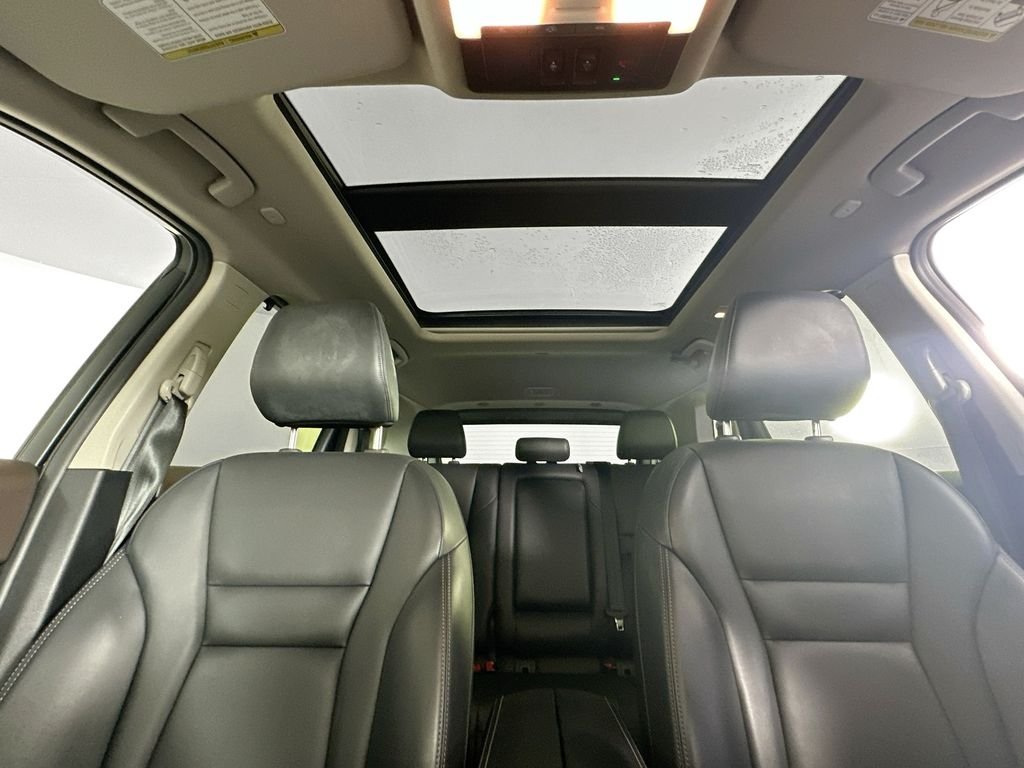 Used 2023 White Nissan SV image 20