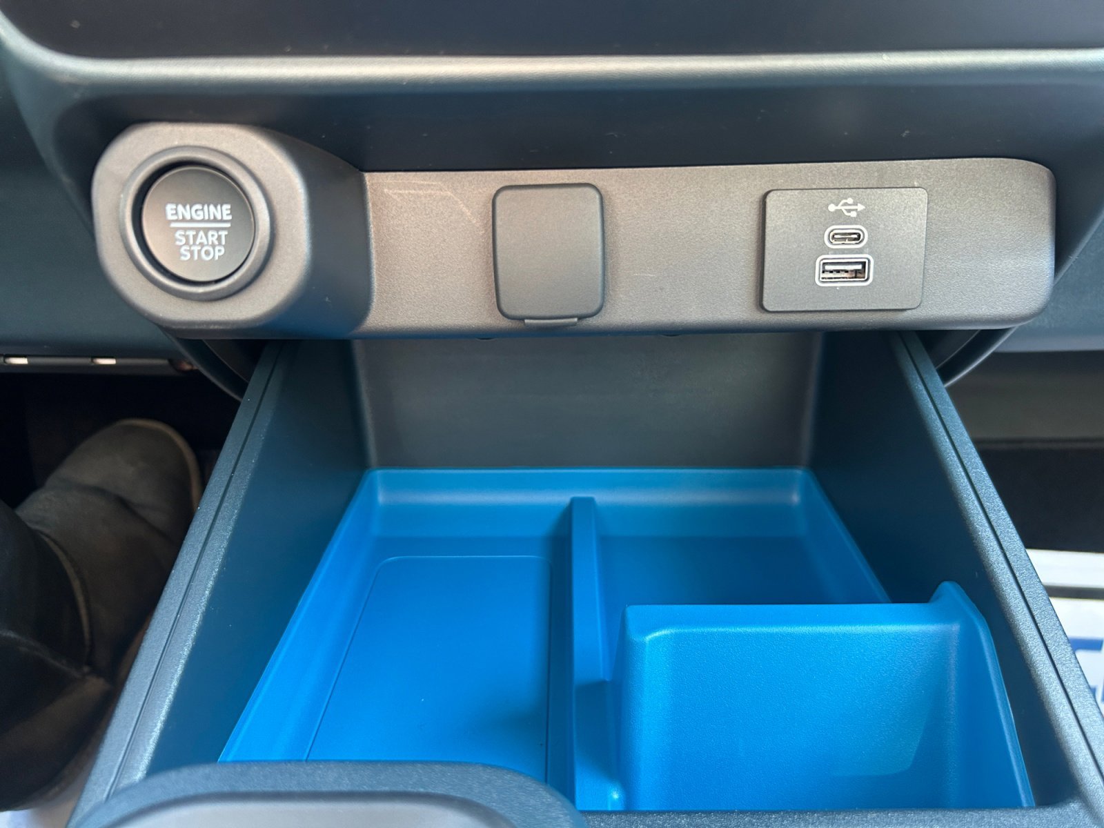 New 2026 Azure Gray Metallic Tri-Coat Ford XLT image 18