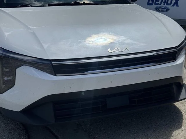 Certified Used 2025 Snow White Pearl Kia LXS image 3