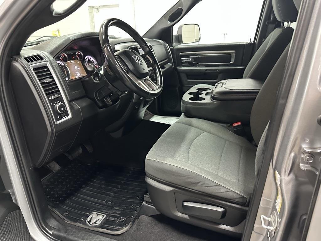 2021 Ram 1500 Classic Warlock photo 2