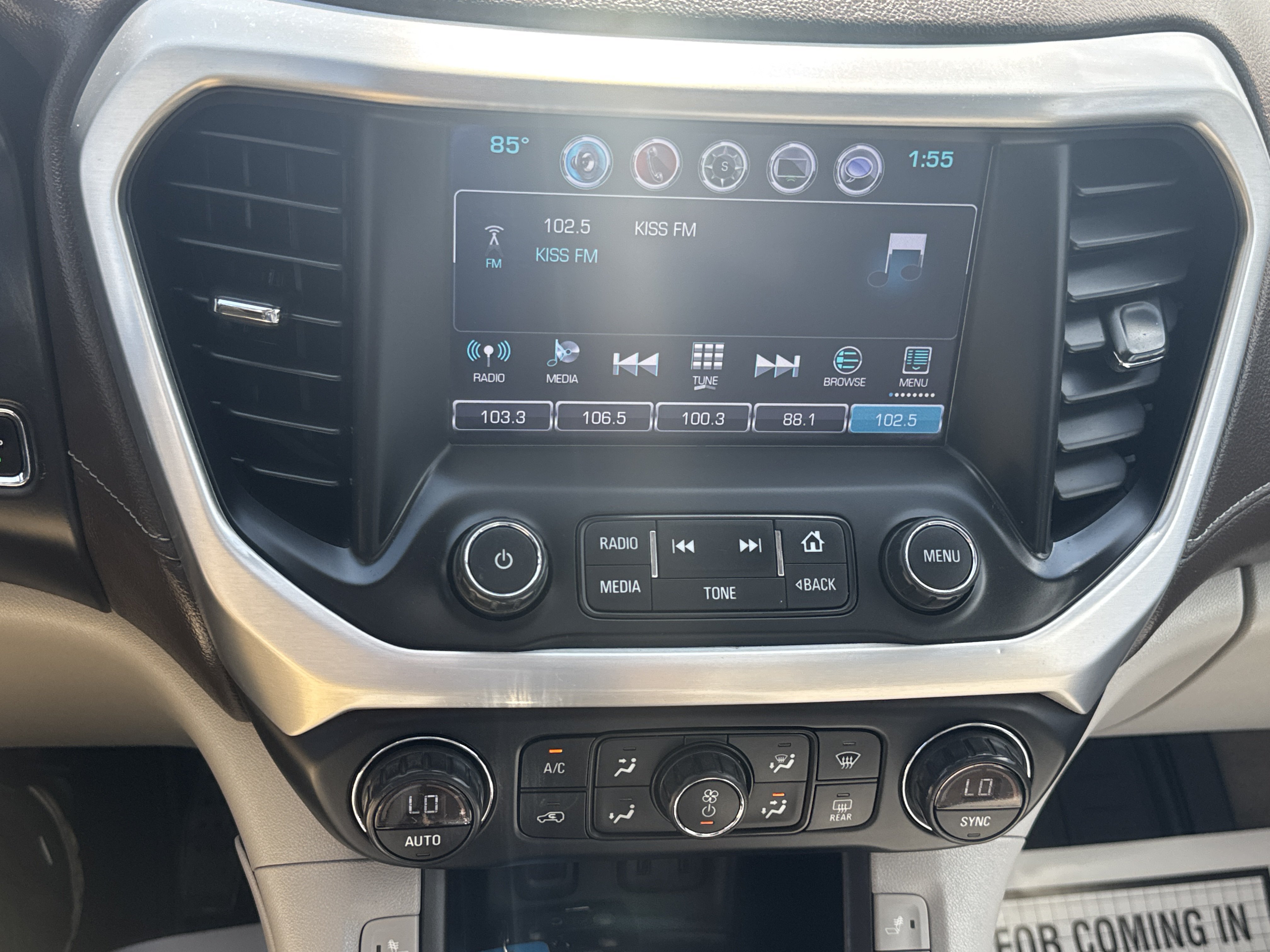 Used 2017 Ebony Twilight Metallic GMC SLT image 19