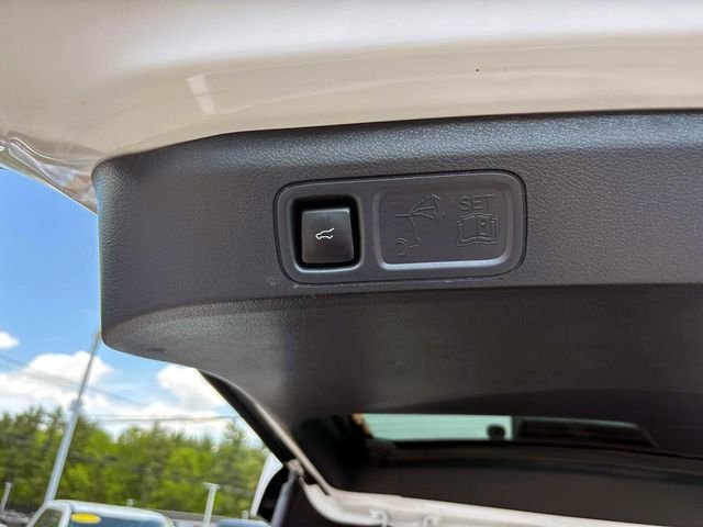 Used 2024 White Ford XLT image 17