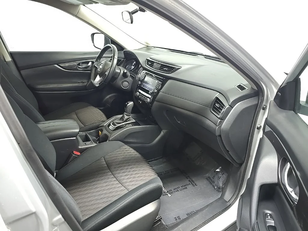 Used 2018 Silver Nissan SV image 16