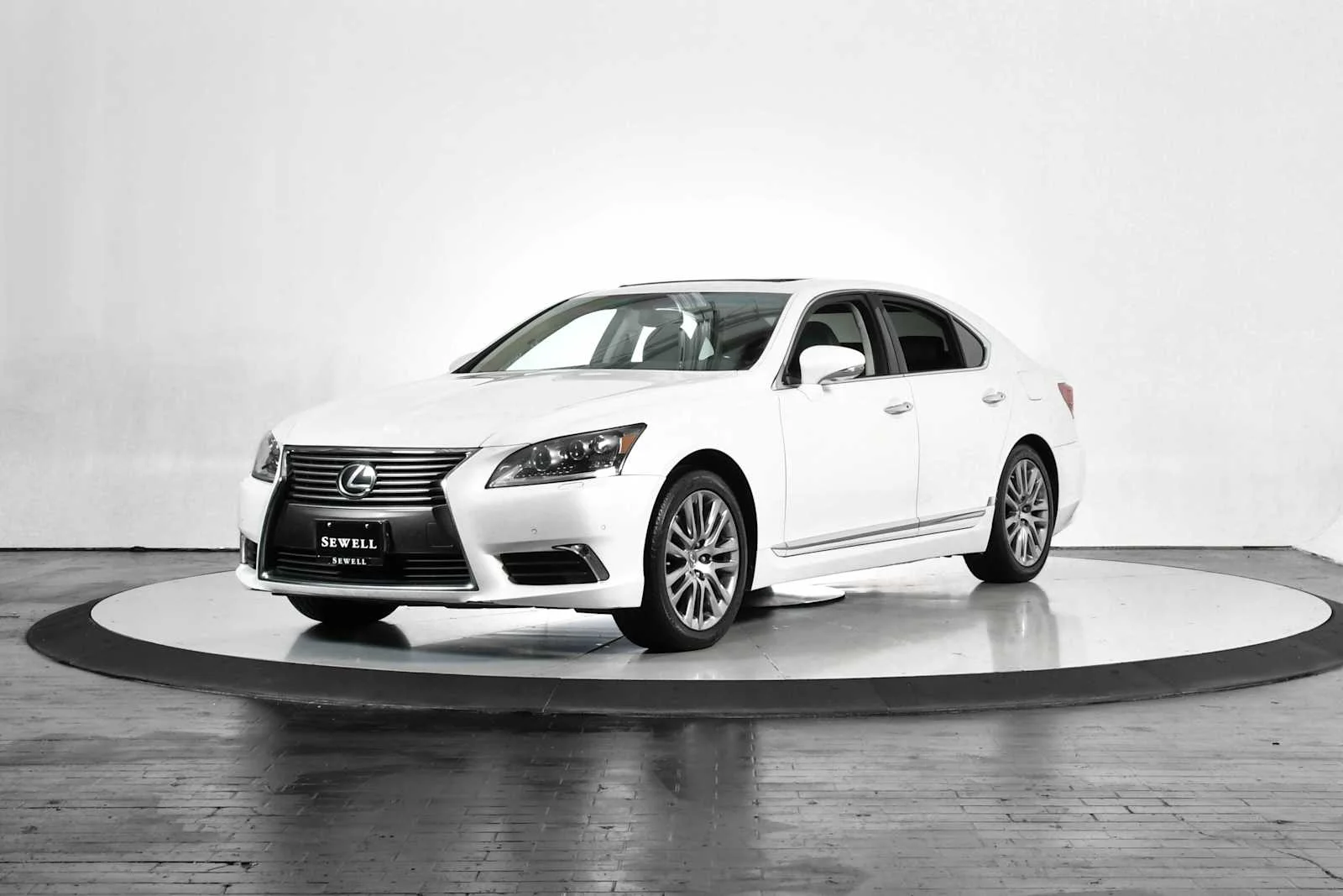 2013 Lexus LS 500 460's photo