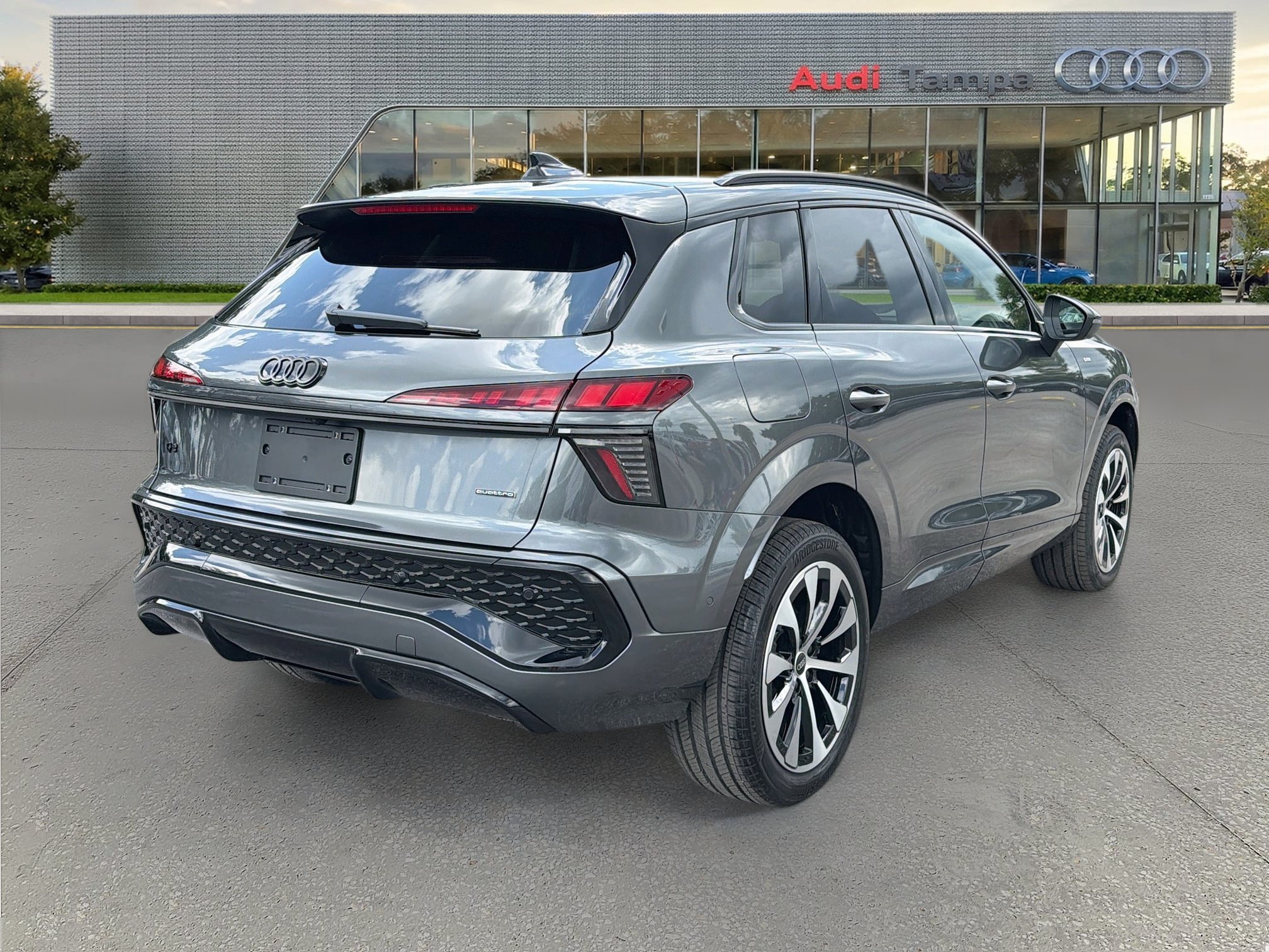 New 2026 Daytona Gray Pearl Effect Audi S line image 3