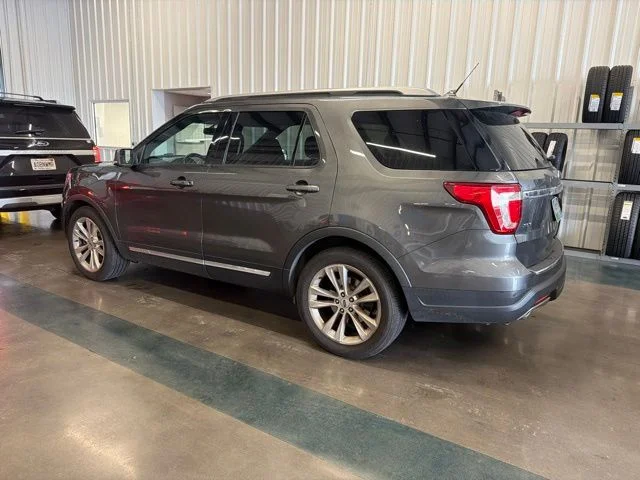 Used 2018 Gray Ford XLT image 4