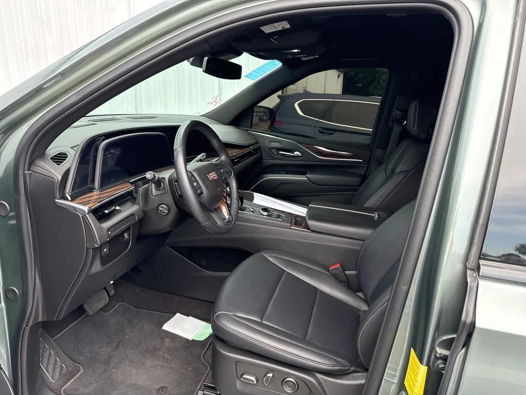 Used 2024 Green Cadillac Luxury image 7