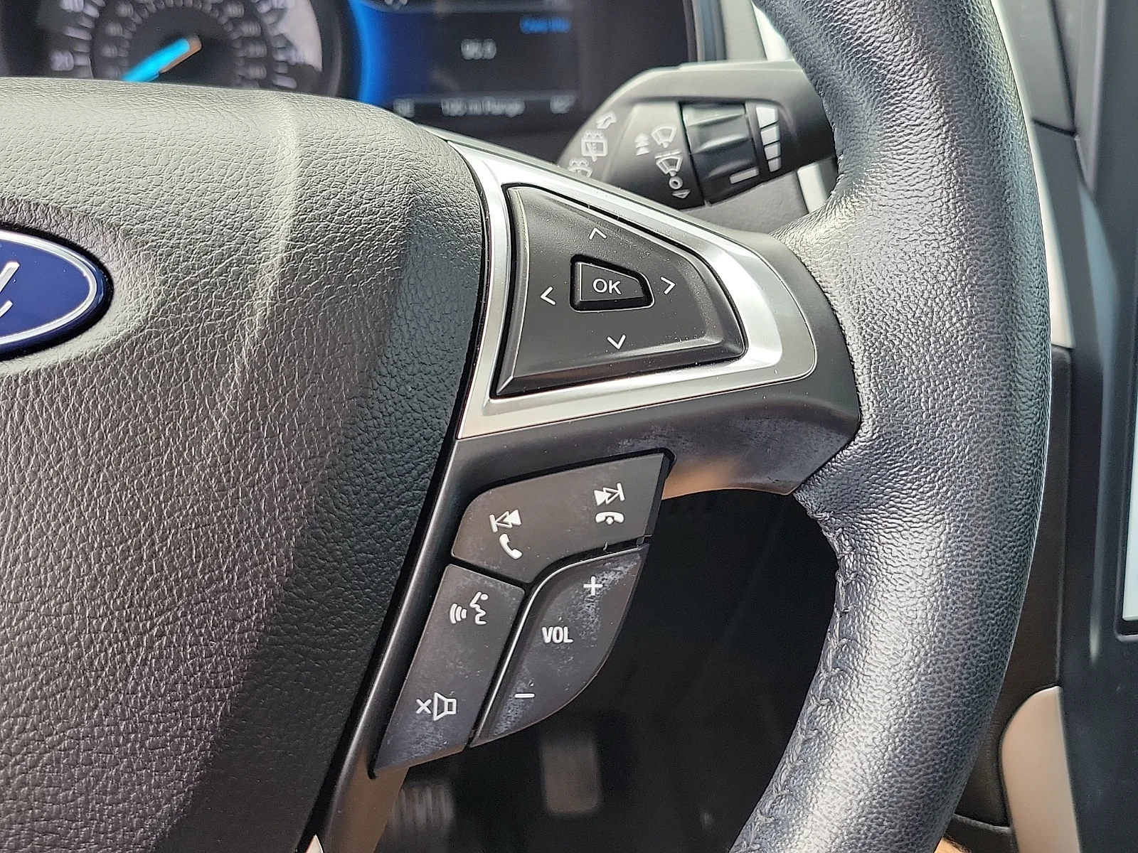 Certified Used 2023 Gray Metallic Ford SEL image 7