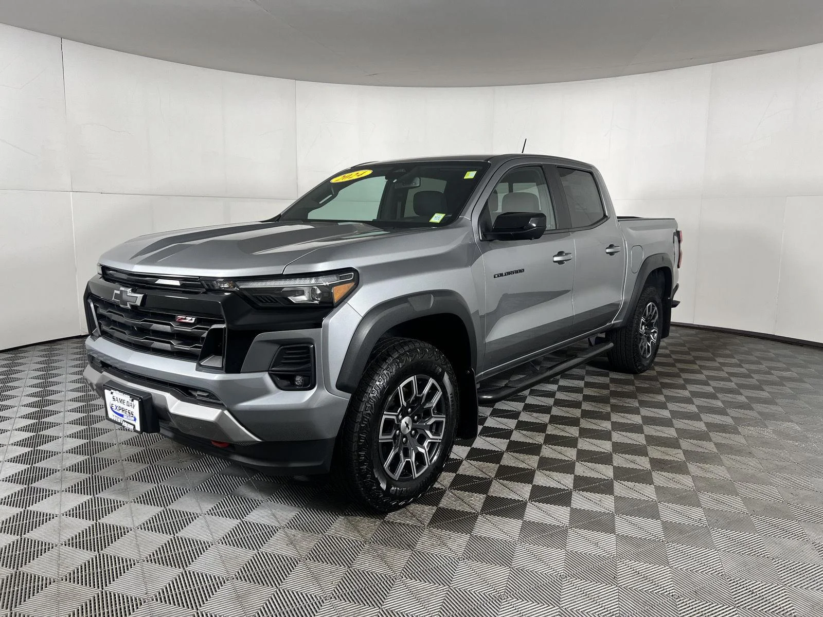 Used 2024 Sterling Gray Metallic Chevrolet Z71 image 24