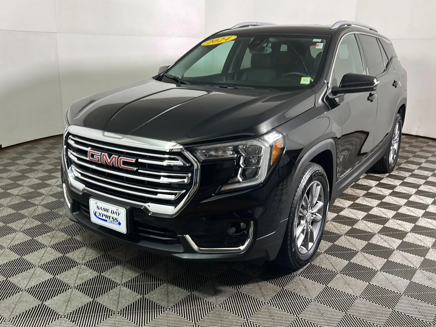 Used 2024 Ebony Twilight Metallic GMC SLT image 11