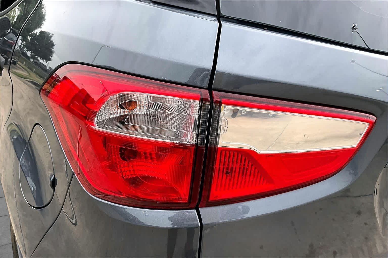 Used 2018 Smoke Metallic Ford S image 28