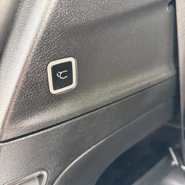 Used 2025  Chrysler Select image 44