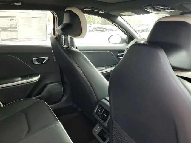 2025 Kia K4 GT-Line Turbo - Photo 28