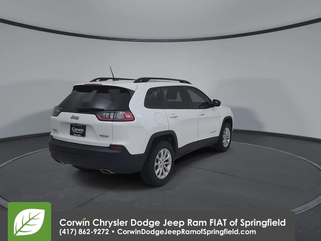 Certified Used 2022 White Jeep Latitude Lux image 14