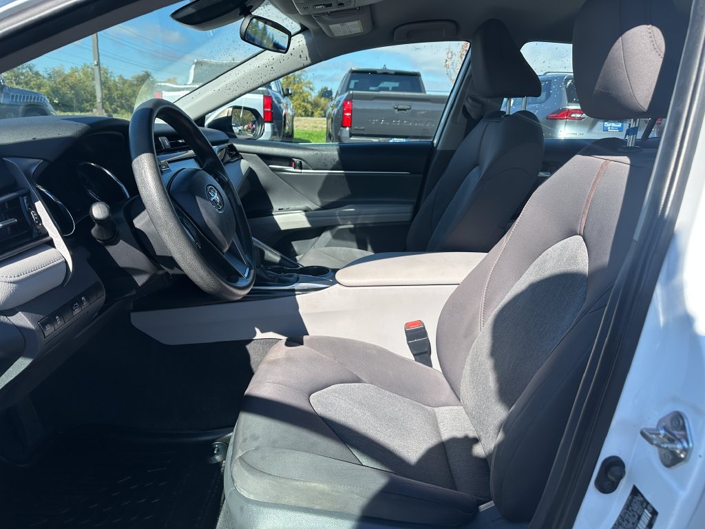 Used 2019 White Toyota LE image 13