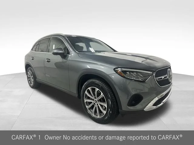 Used 2023  Mercedes-Benz GLC 300 image 2