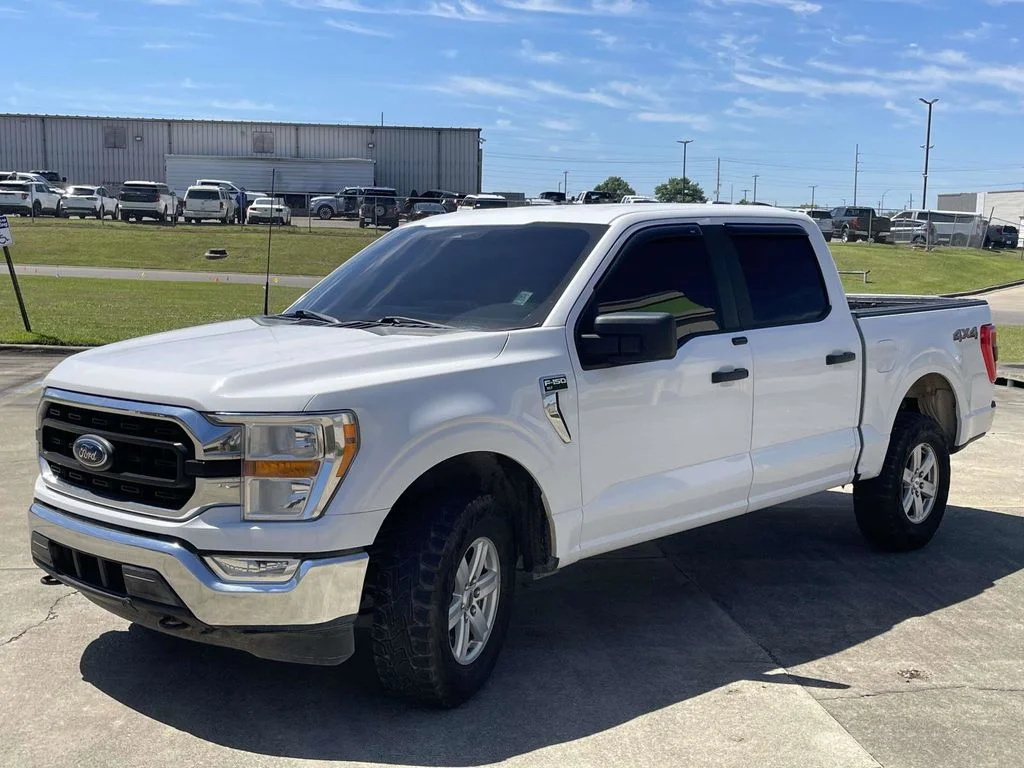 Certified Used 2022 Oxford White Ford XLT image 7