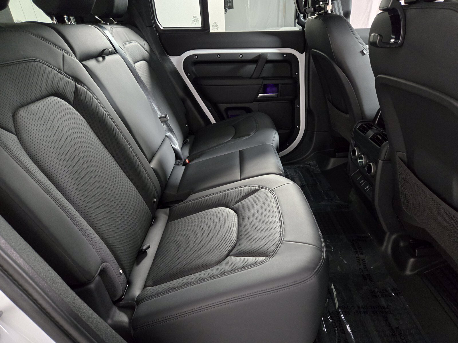 Used 2026 Fuji White Land Rover X-Dynamic SE image 18