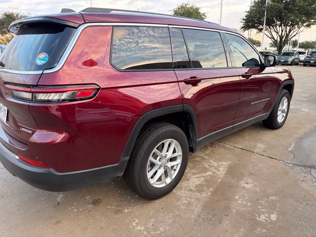 Used 2022 Velvet Red Pearlcoat Jeep Laredo image 6