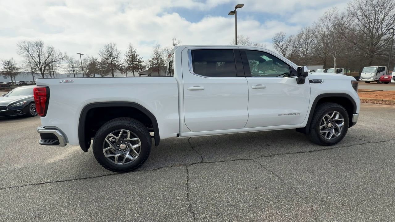 New 2026 Summit White GMC SLE image 9