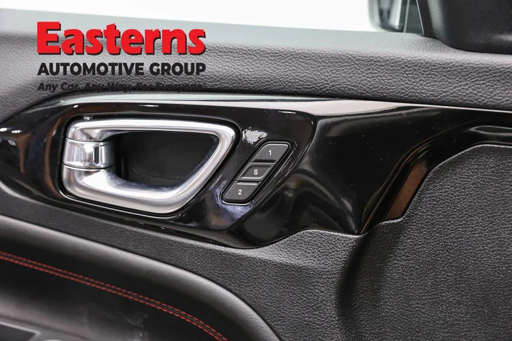 Used 2022 Silver Jeep Trailhawk image 21