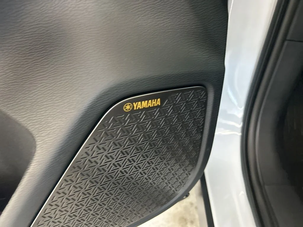 New 2026 White Mitsubishi SE image 40