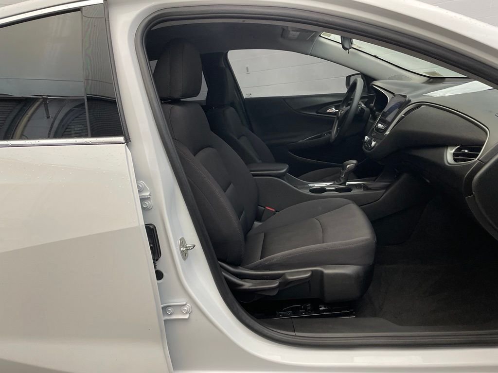 Used 2024 White Chevrolet LT 1LT image 28