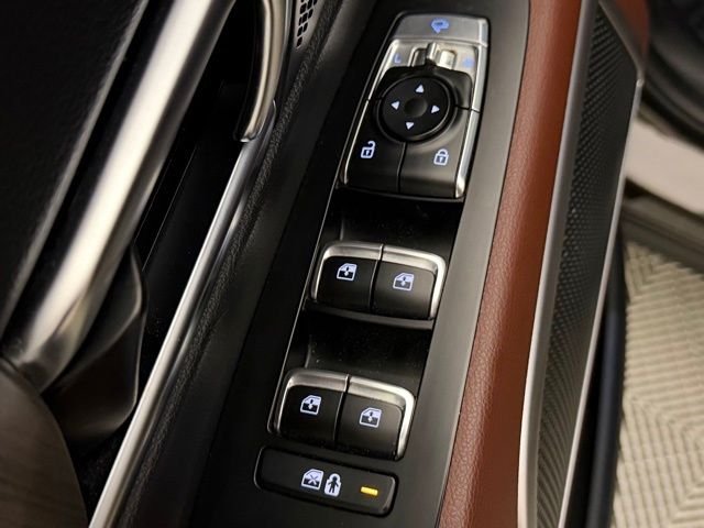 Used 2023 Moss Kia EX image 19