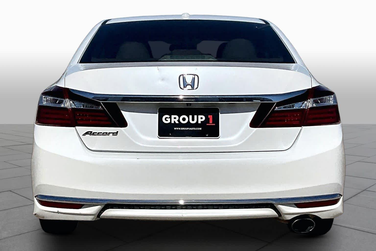 Used 2017 White Orchid Pearl Honda EX image 5