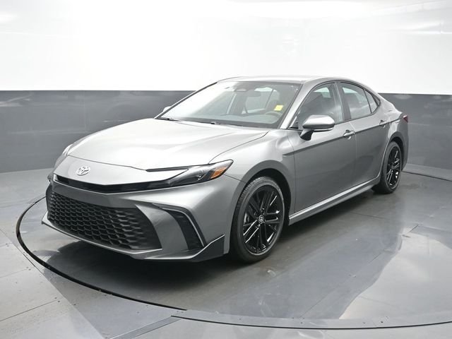 Used 2026  Toyota SE image 3