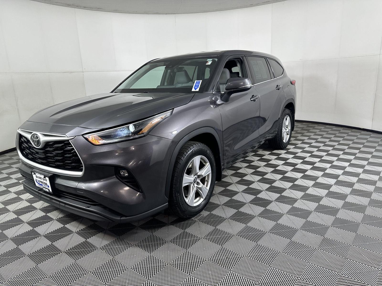 Used 2021 Magnetic Gray Metallic Toyota LE image 10