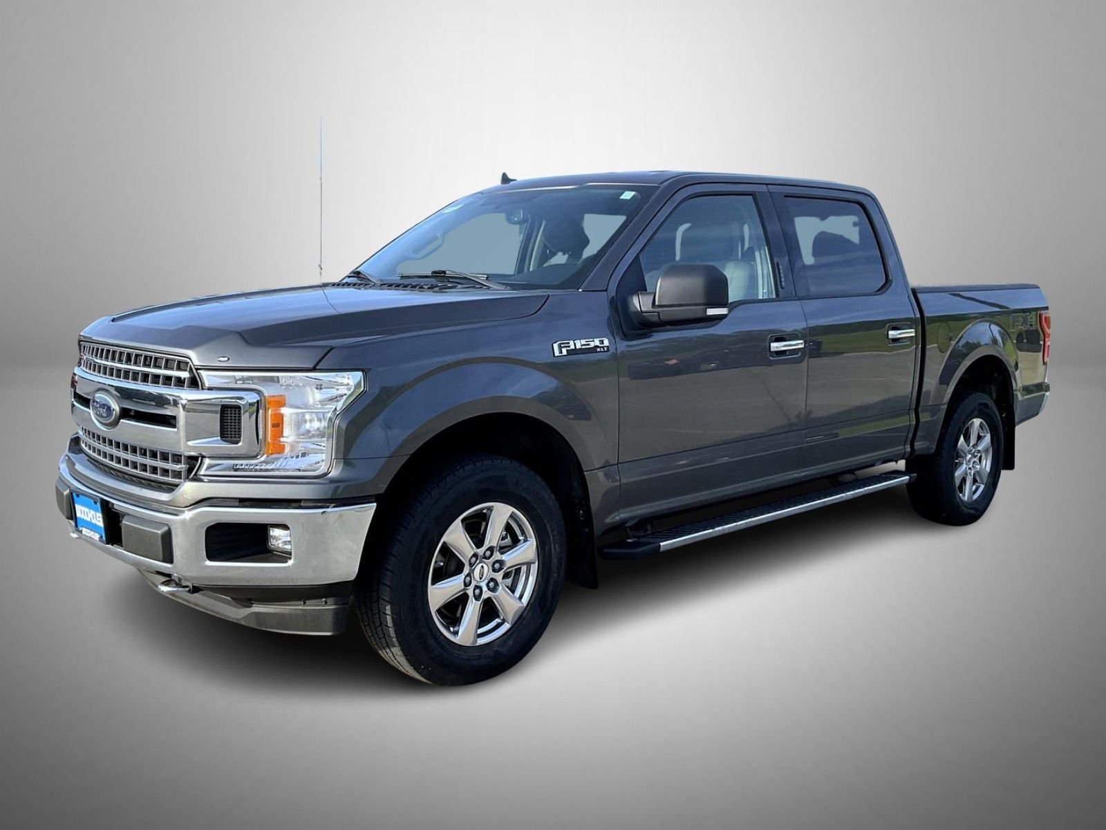 Used 2018 Gray Ford XLT image 1