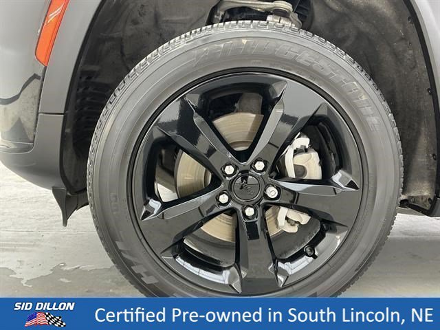 Used 2023 Diamond Black Crystal Pearlcoat Jeep Altitude image 18