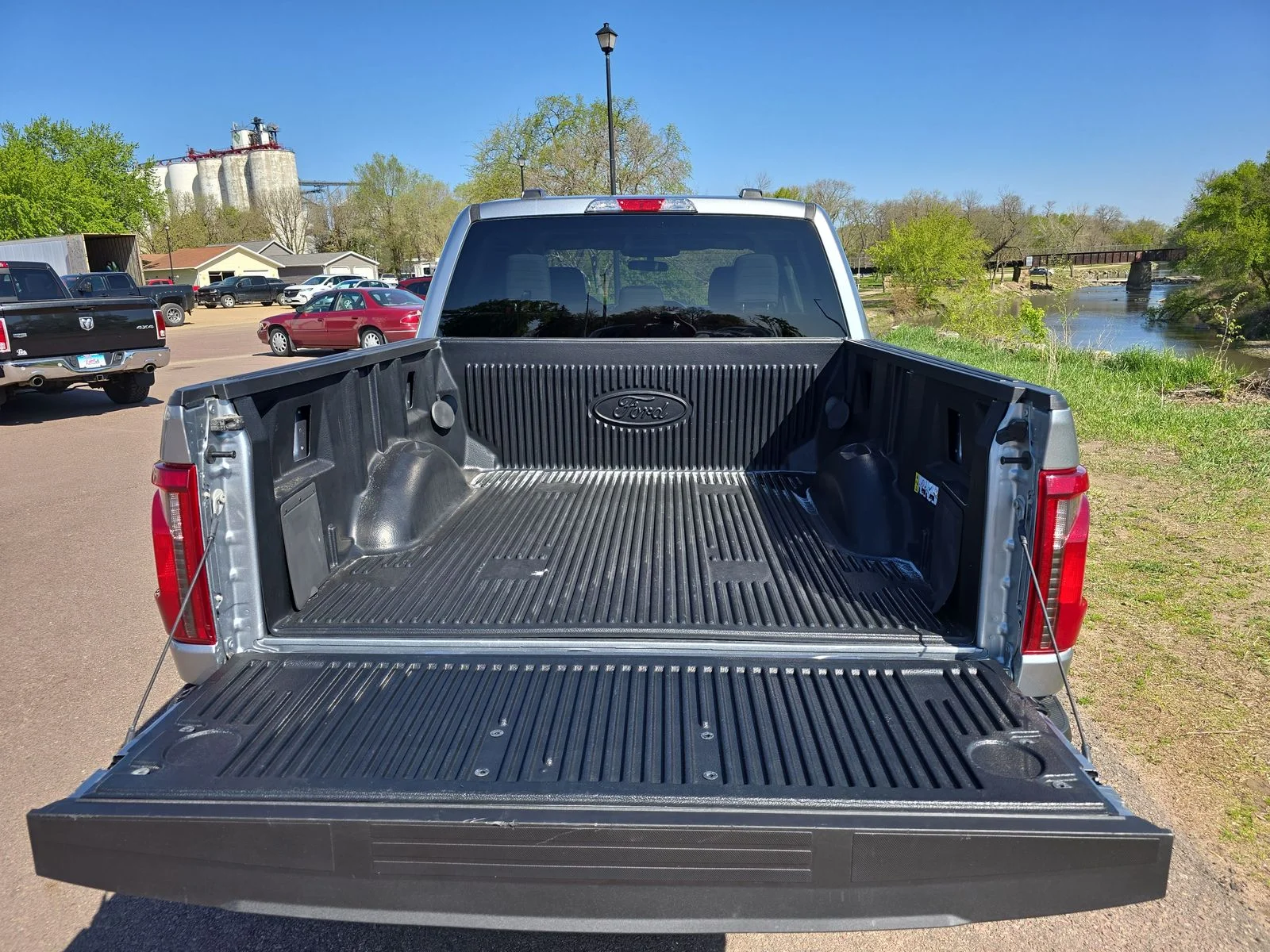 Used 2025 Iconic Silver Metallic Ford XLT image 6