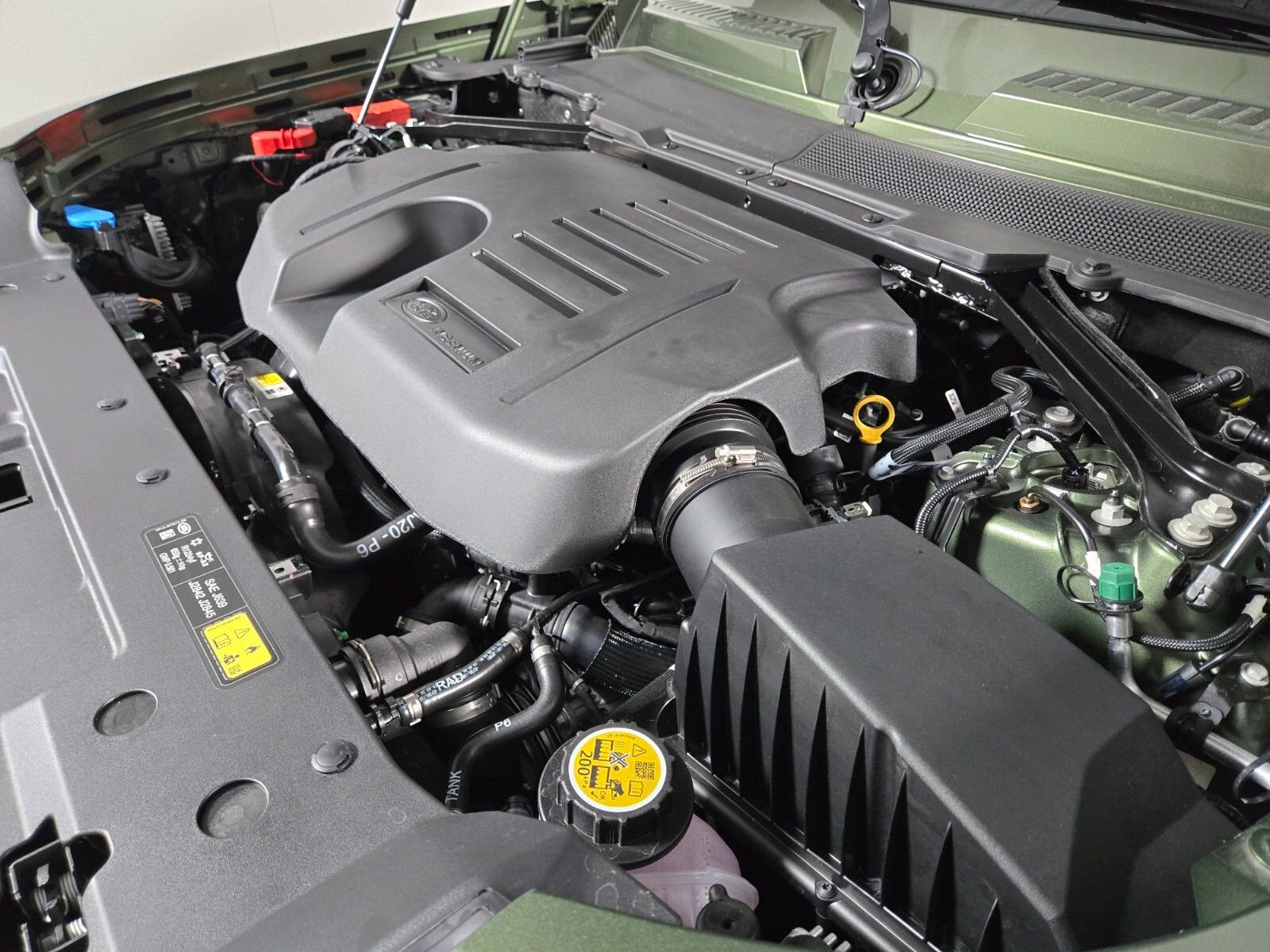New 2026 Woolstone Green Land Rover X-Dynamic SE image 20
