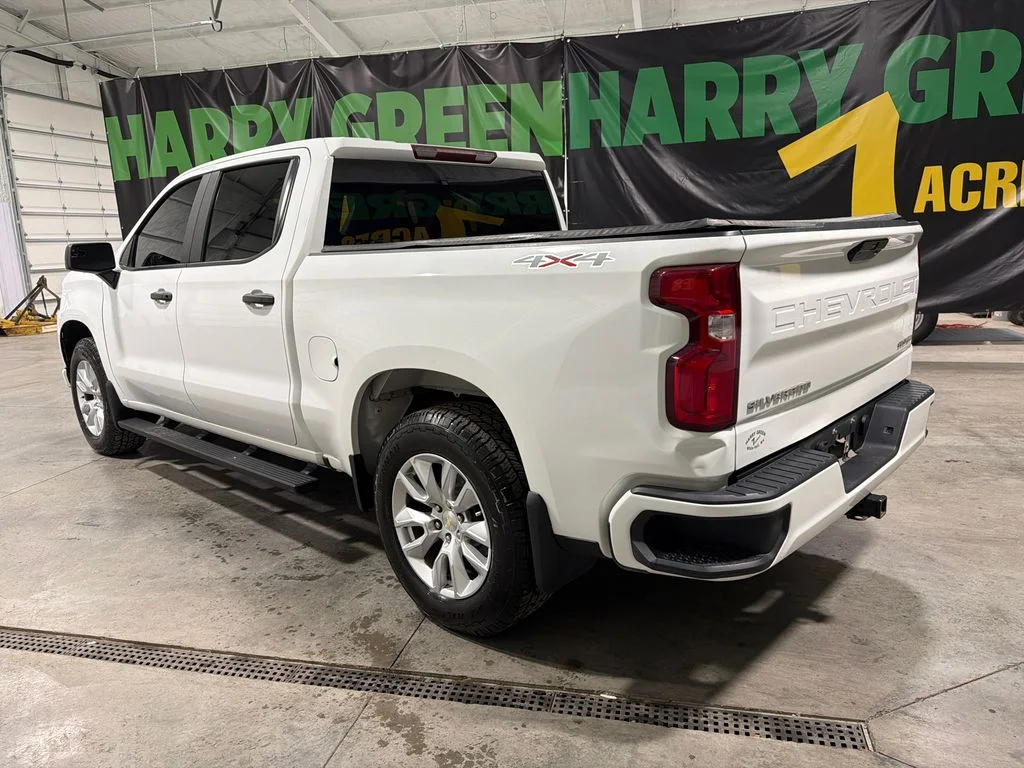 Used 2021 Summit White Chevrolet Custom image 5