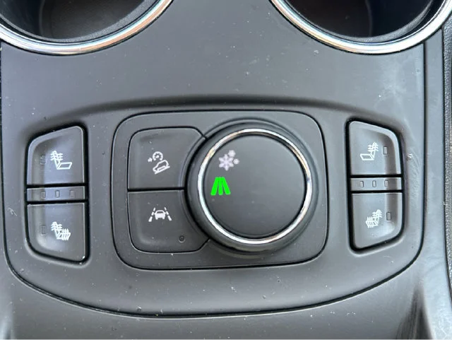 2023 GMC Terrain SLT - Photo 28