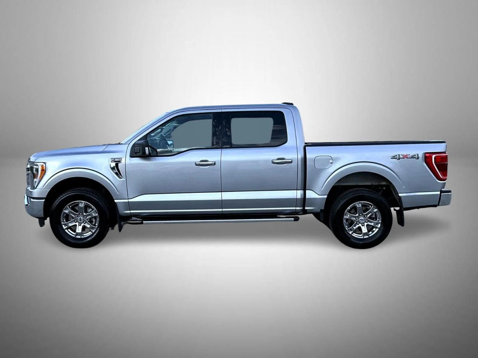 Used 2023 Silver Ford XLT image 8