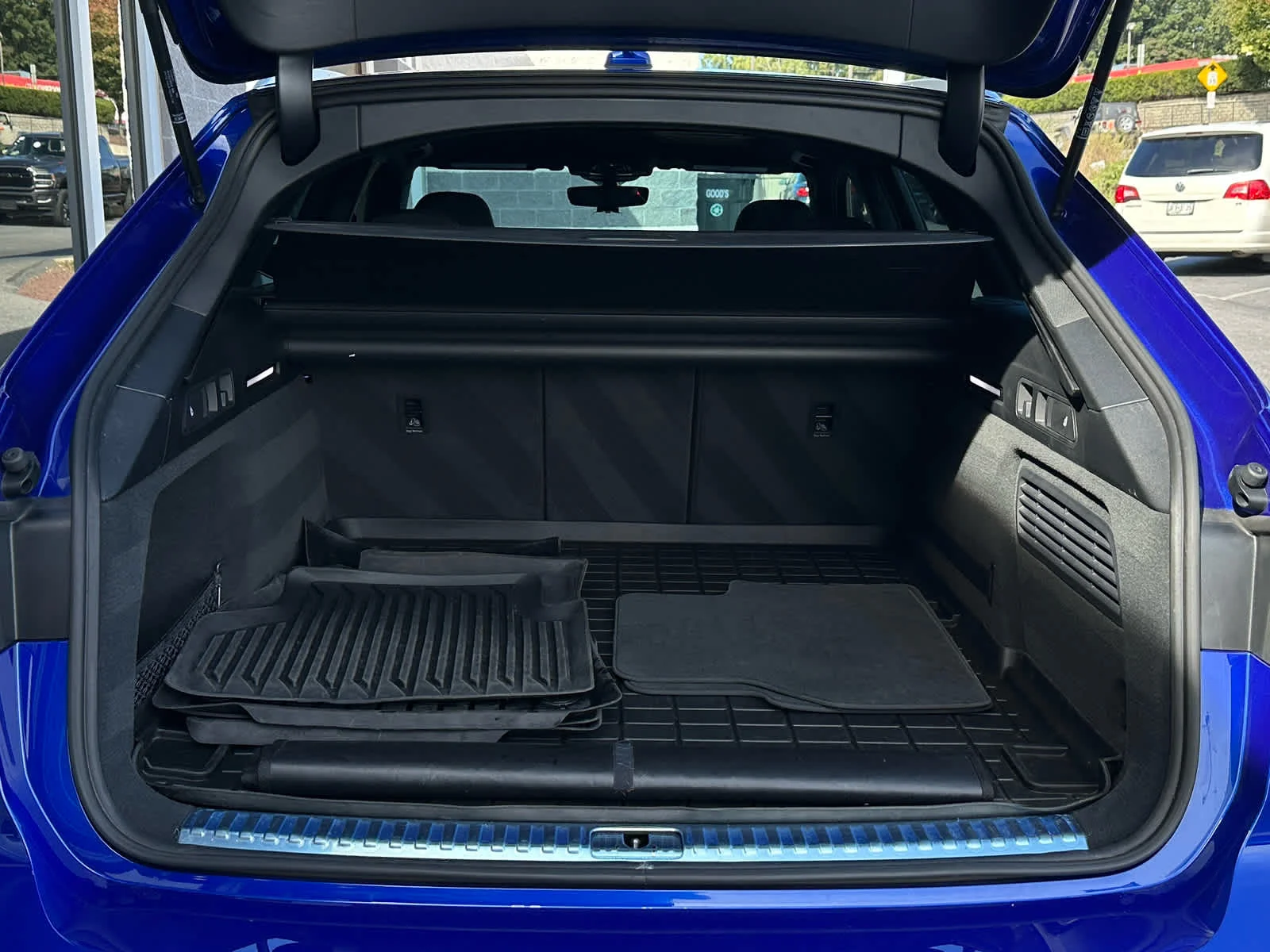 Used 2023 Ultra Blue Metallic Audi  image 28