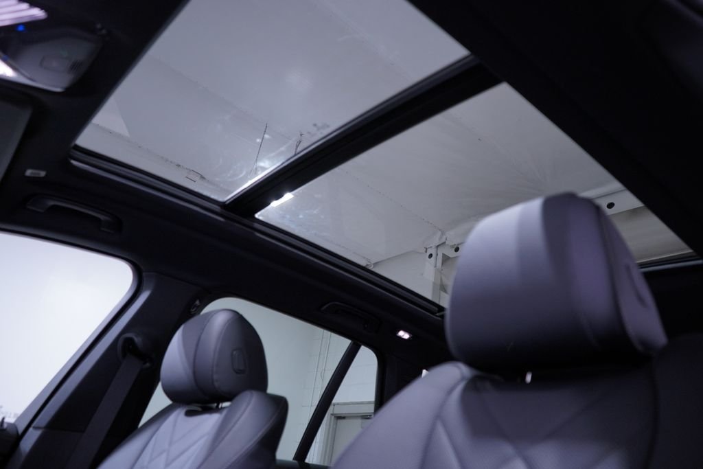New 2026 Alpine White BMW xDrive50e image 18