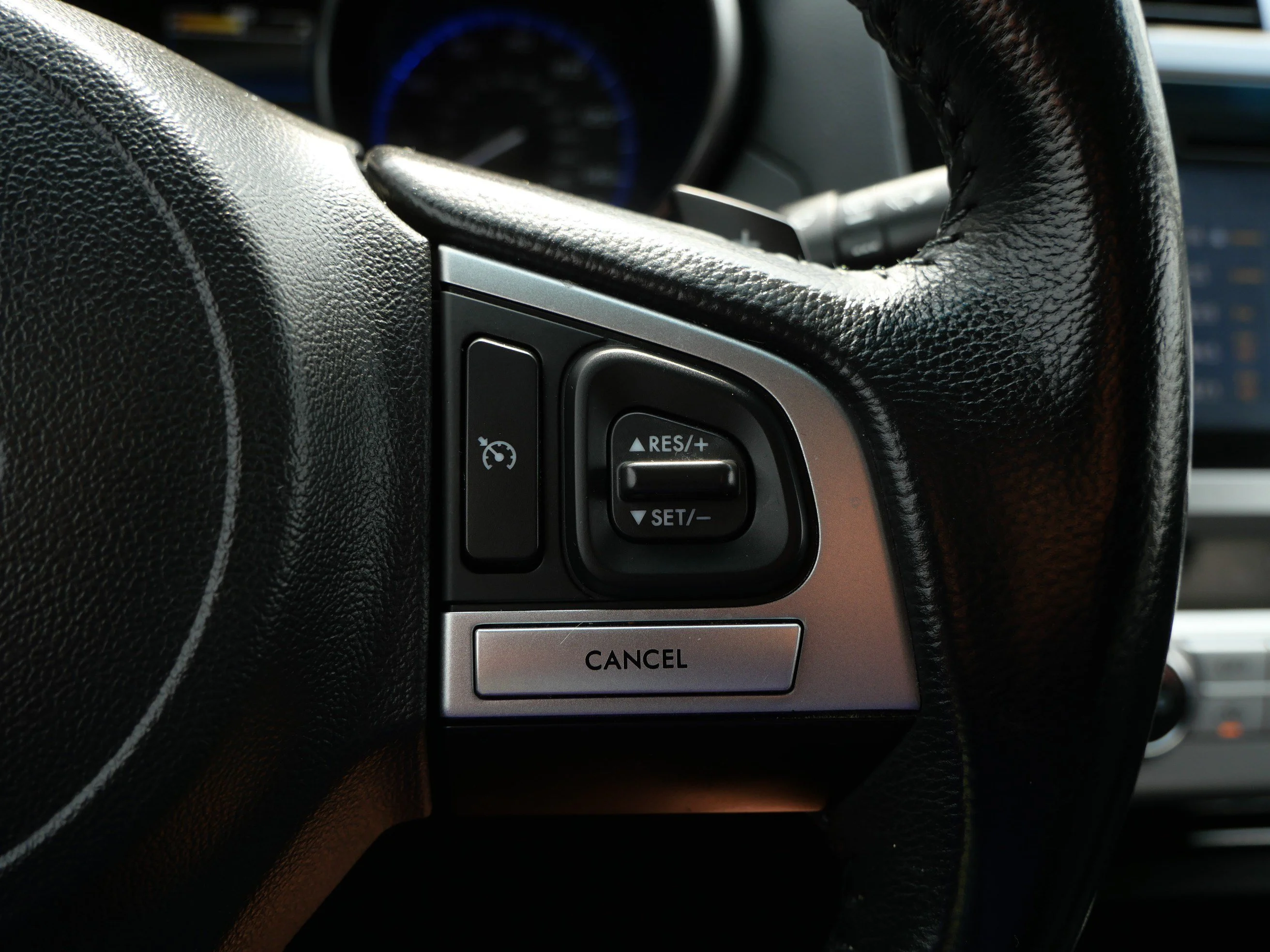Used 2017 Twilight Blue Metallic Subaru Limited image 29