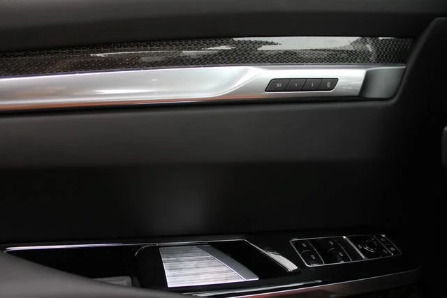 2026 Cadillac Escalade V-Series - Photo 18