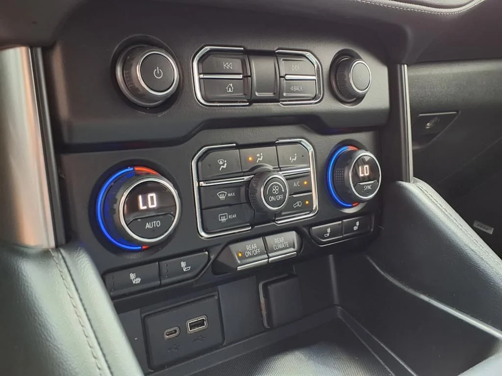 Used 2022 Black Chevrolet LT image 13