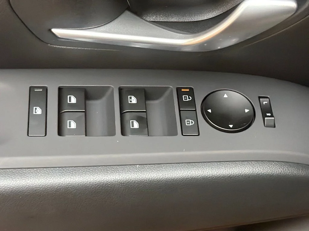 New 2027 Sage Gray Hyundai SE image 21