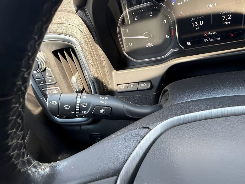 Used 2022 Black GMC Denali image 18