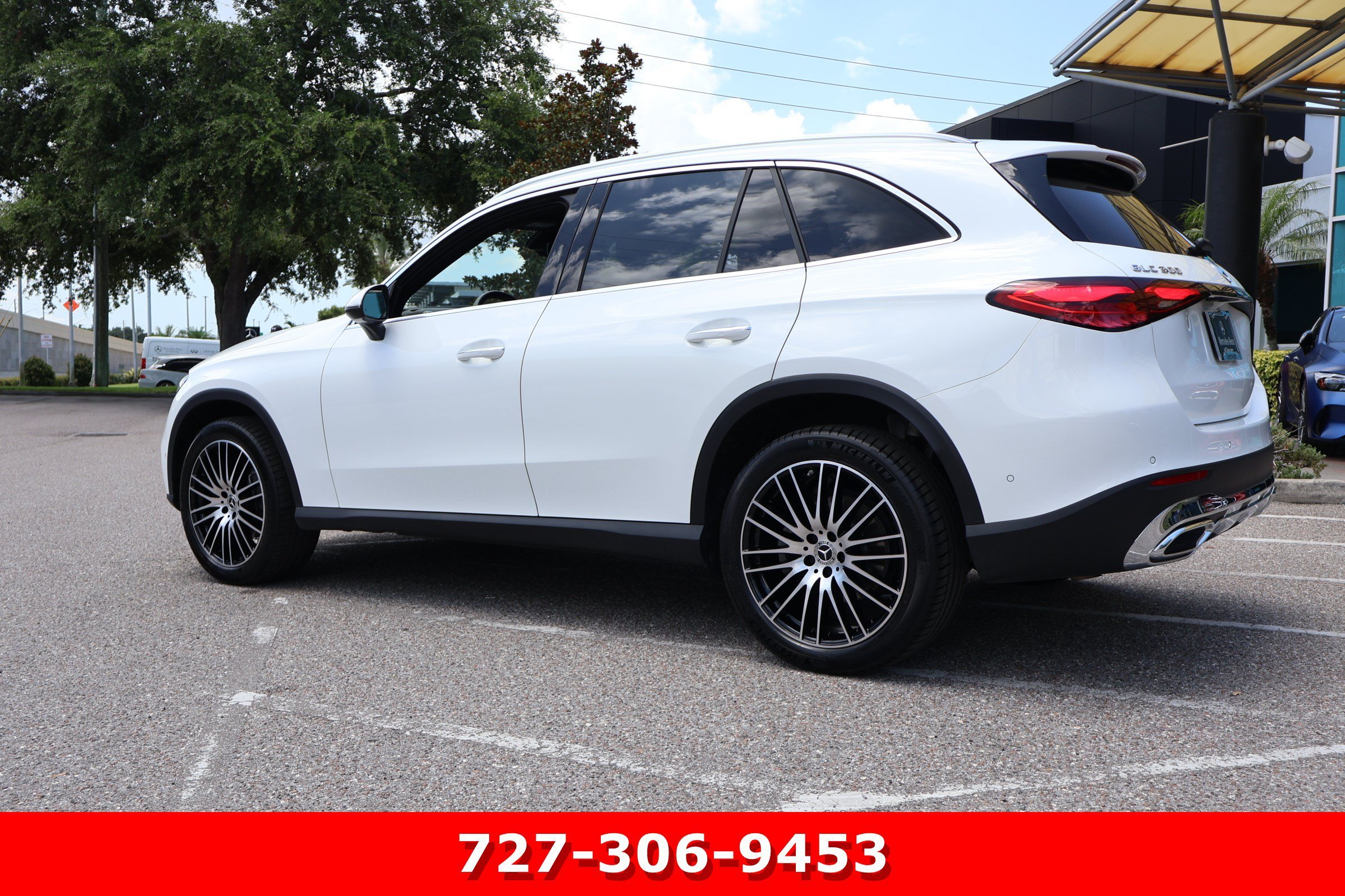 Certified Used 2025 Polar White Mercedes-Benz GLC 300 image 7