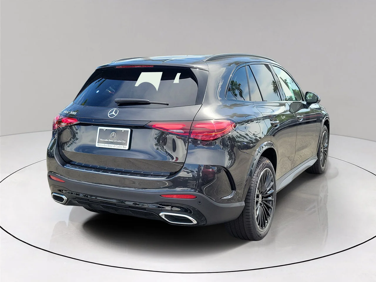 New 2027 Graphite Grey Metallic Mercedes-Benz GLC 300 image 4