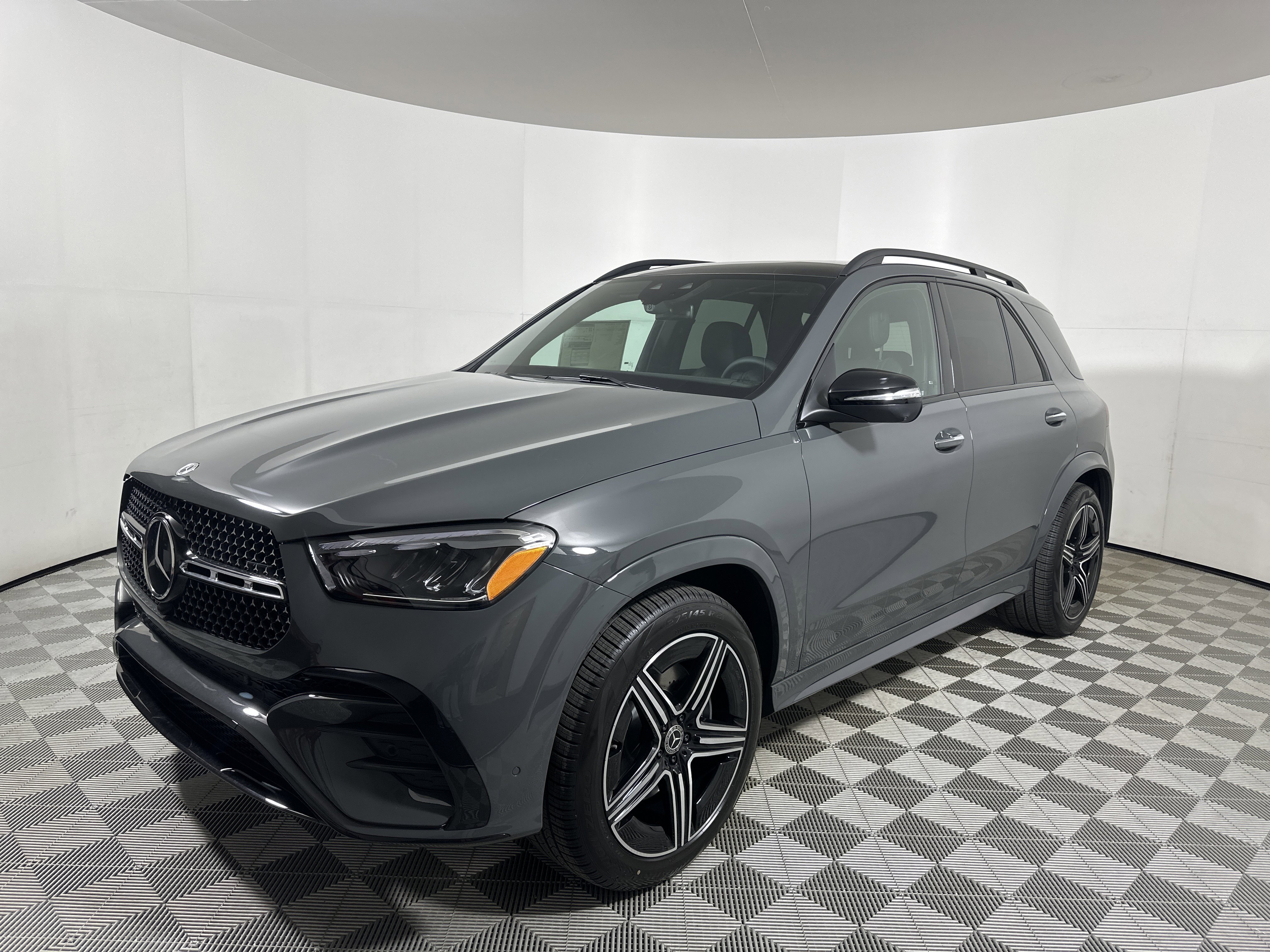 New 2026 MANUFAKTUR Silicon Grey Mercedes-Benz GLE 350 image 30
